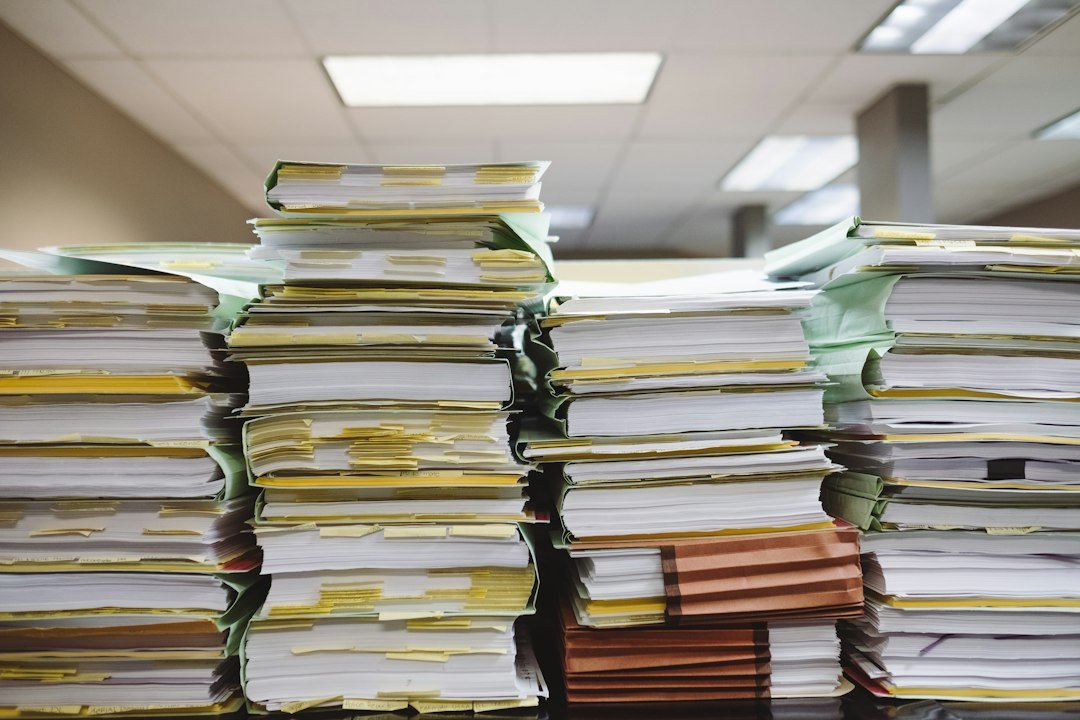 Expedientes judiciales y documentos para consulta de plazos procesales