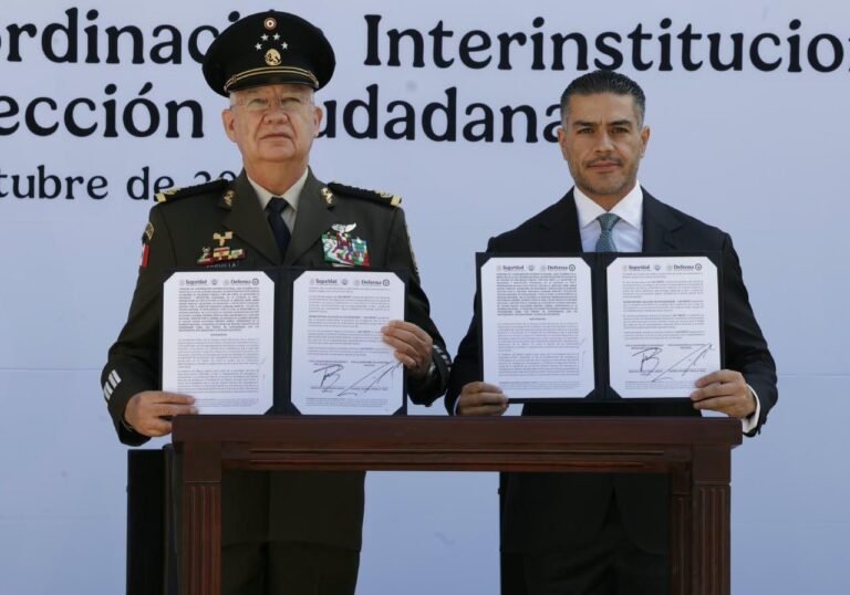Firma del convenio de coordinación de inteligencia entre Defensa y SSPC